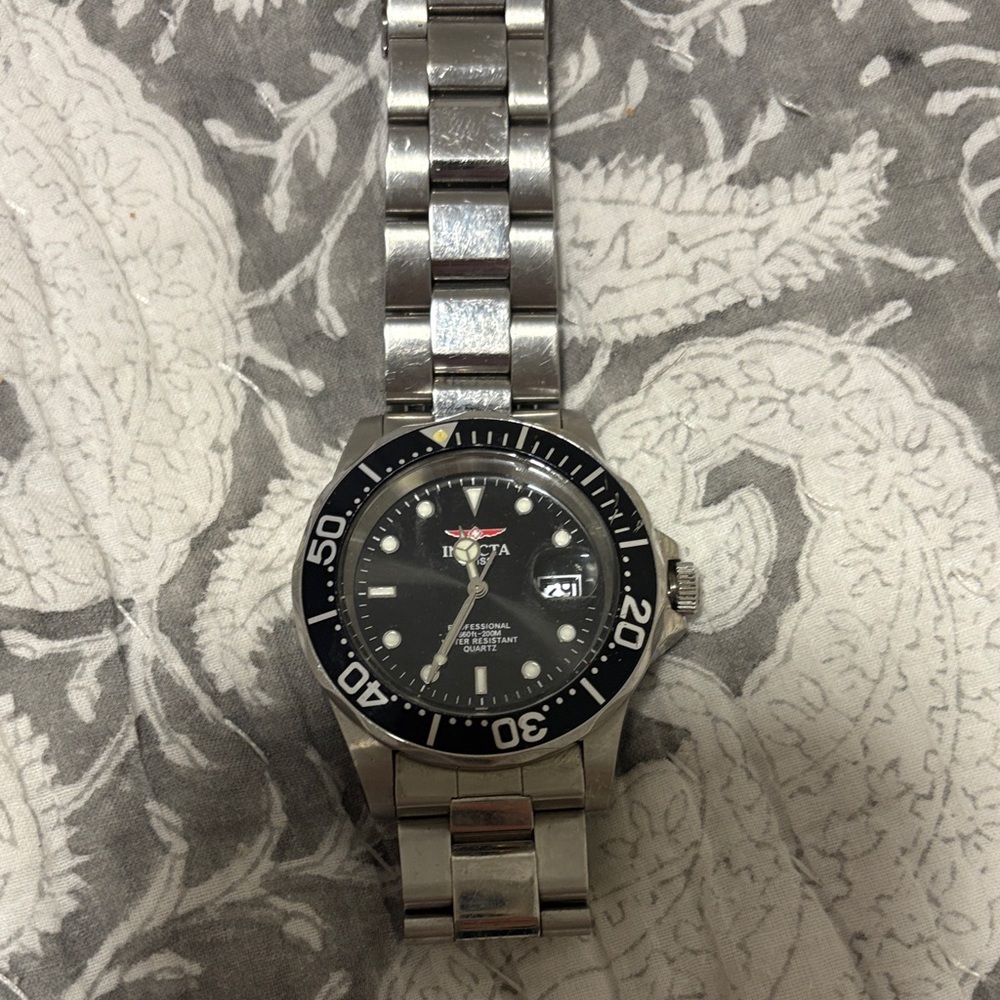 Invicta Pro Diver, específicamente el modelo automatico 8926.